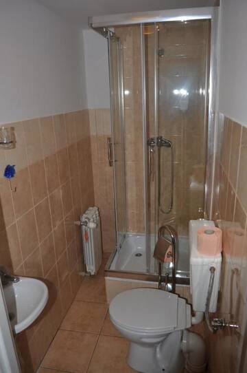 Фото номера Бюджетный двухместный номер с 1 кроватью Отель Hotel u Liska г. Кутно 5