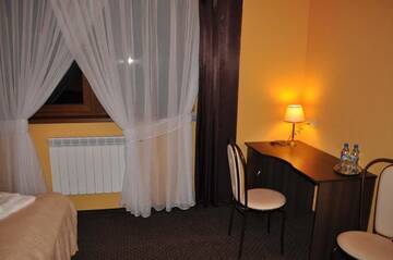 Фото номера Стандартный двухместный номер с 1 кроватью Отель Hotel u Liska г. Кутно 5