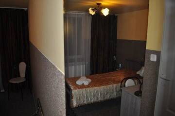 Фото номера Одноместный номер с ванной комнатой Отель Hotel u Liska г. Кутно 5