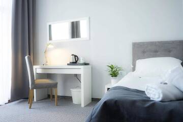 Фото номера Двухместный номер Делюкс с 1 кроватью и балконом Отель Hotel Inner City г. Кутно 5