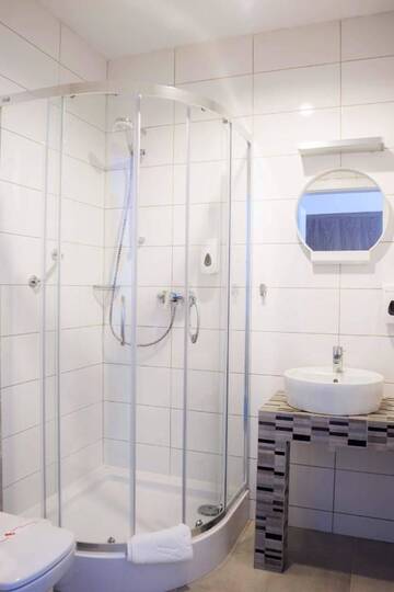 Фото номера Двухместный номер с 1 кроватью Отель Hotel Inner City г. Кутно 3