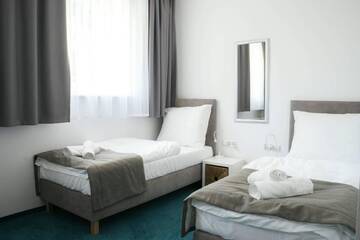 Фото номера Двухместный номер с 1 кроватью Отель Hotel Inner City г. Кутно 4